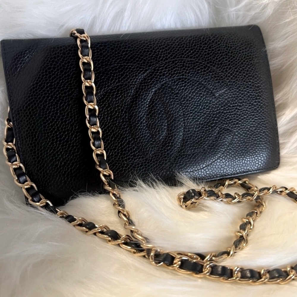 Beautiful Chanel Classic Caviar Vintage Kisslock Wallet